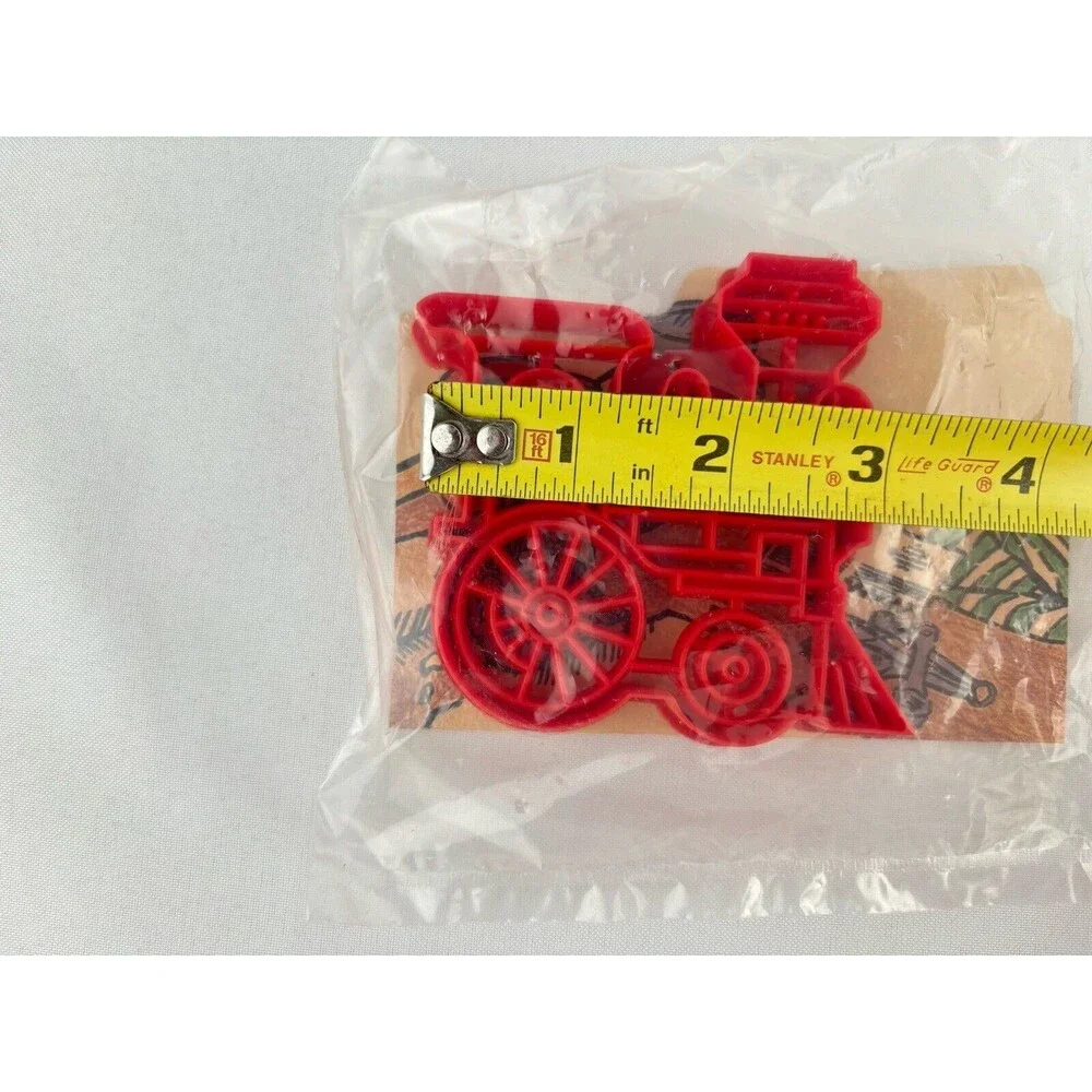 Hallmark Keepsake Ornament‎ Collectors Club Train Sugar Cookie Cutter and Recipe